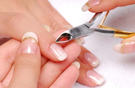 manicure em casa: remover cutículas