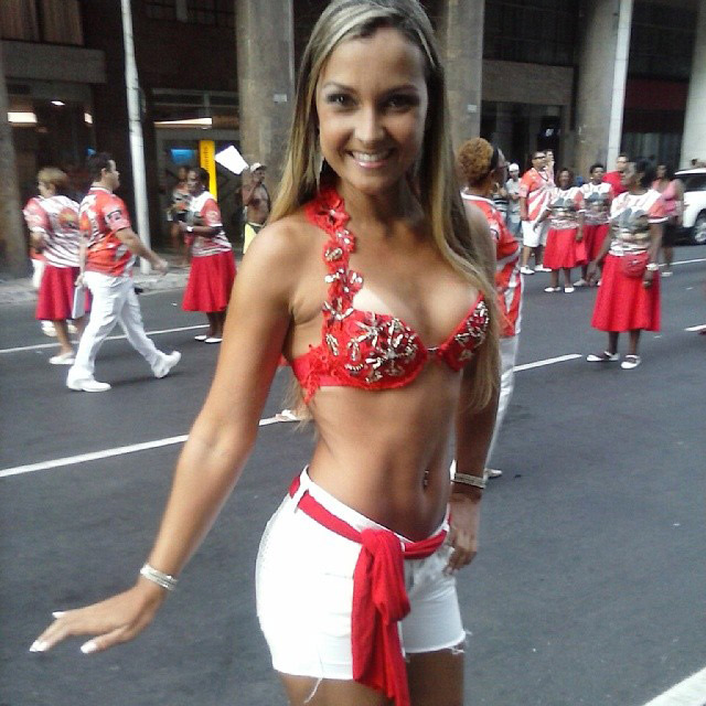 Samba ajuda a emagrecer e ficar em forma para o Carnaval 2016